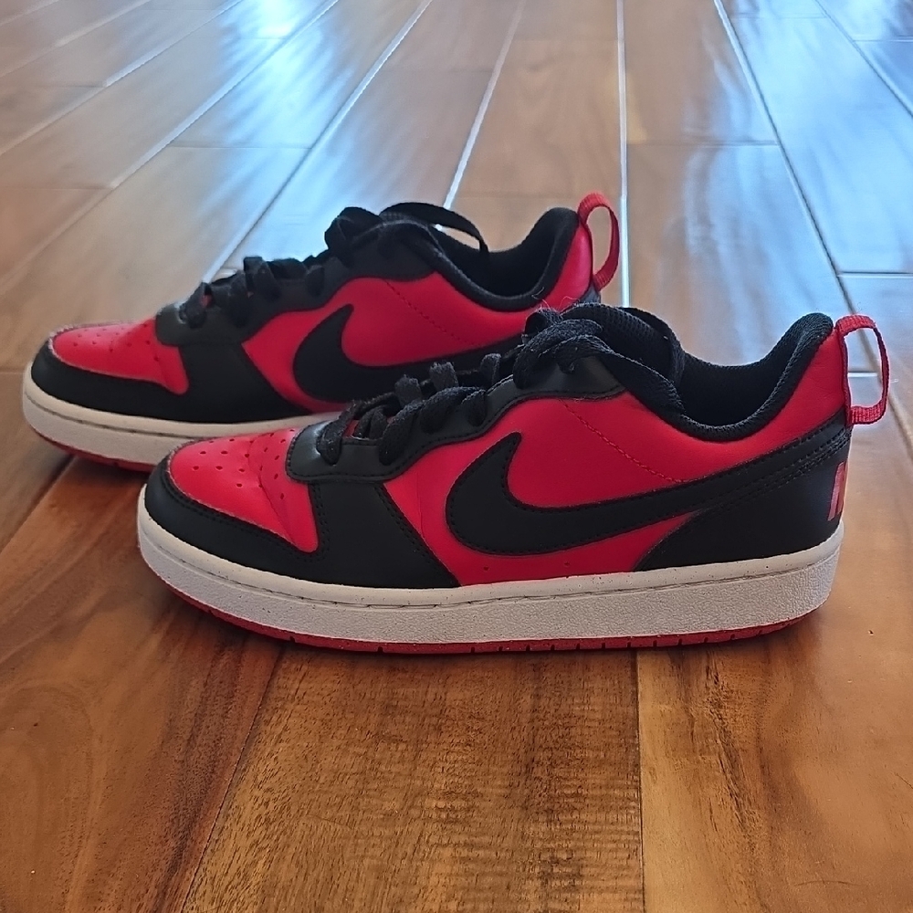 Nike Court Borough Low Recraft Boys size 4Y Red/Black